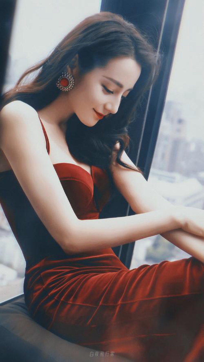 迪丽热巴黄景瑜到底啥情况？隐私挡道咱只能拐弯看这俩的神奇磁场！
